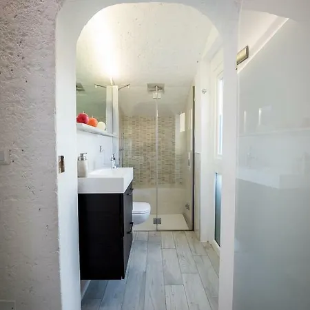 Rooftop Apartment *
